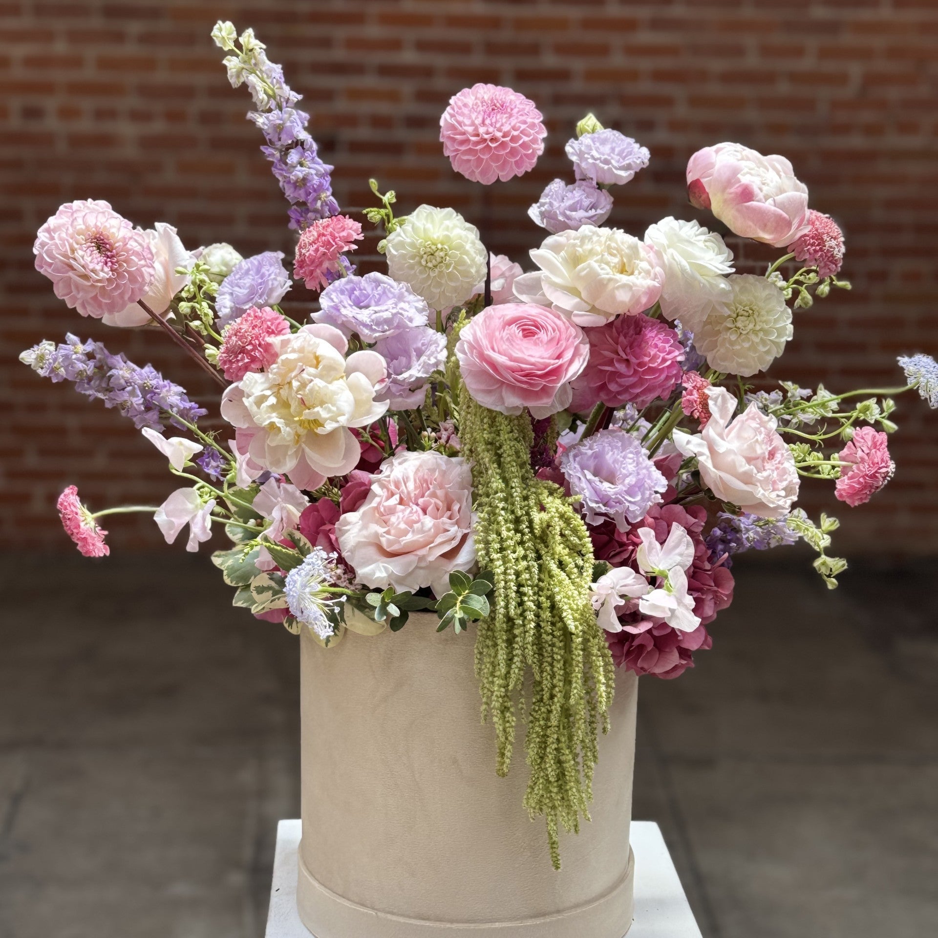Girlfrend Day Garden Rose & Peony Hat Box| Blush Pastel Arrangement