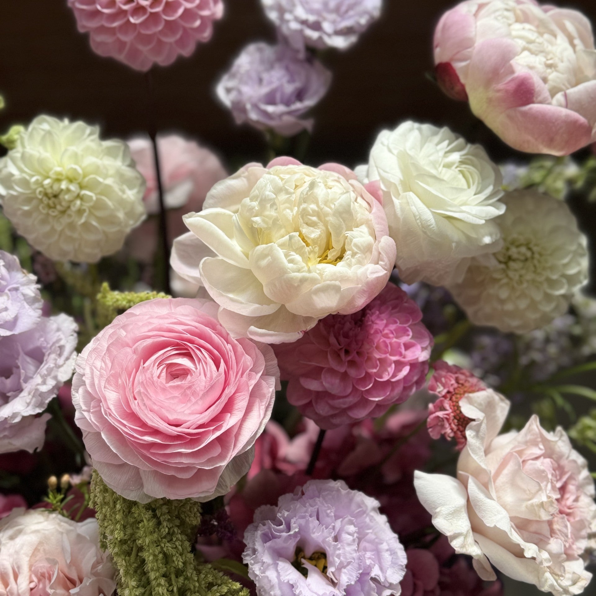 Girlfrend Day Garden Rose & Peony Hat Box| Blush Pastel Arrangement