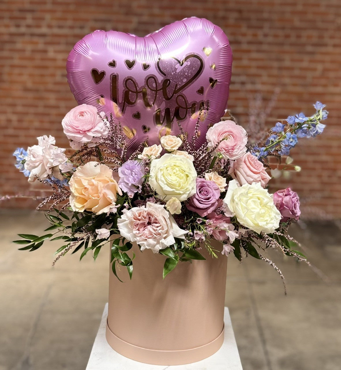 Girlfriend Day Balloon & Rose Hat Box - "Love You" Pastel Arrangement