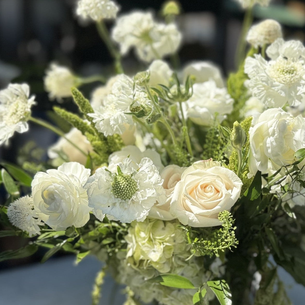 Ivory Garden Rose & Ranunculas Arrangement | White Bouquet- Same Day| DTLA Flower Delivery